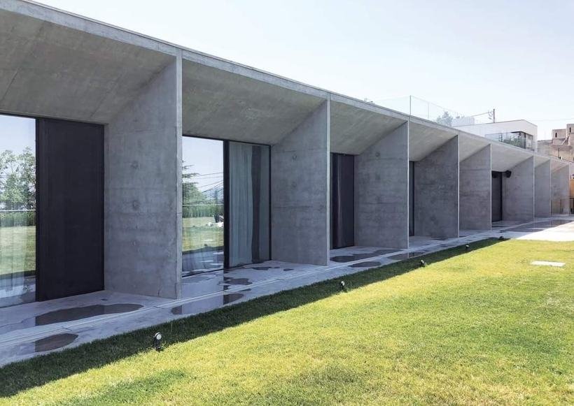 Repeated concrete bays